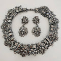 2026 Nuovo indiano vintage pistola grigio cristallo strass collare grande grande grande collana girocollo orecchini set di gioielli per le donne